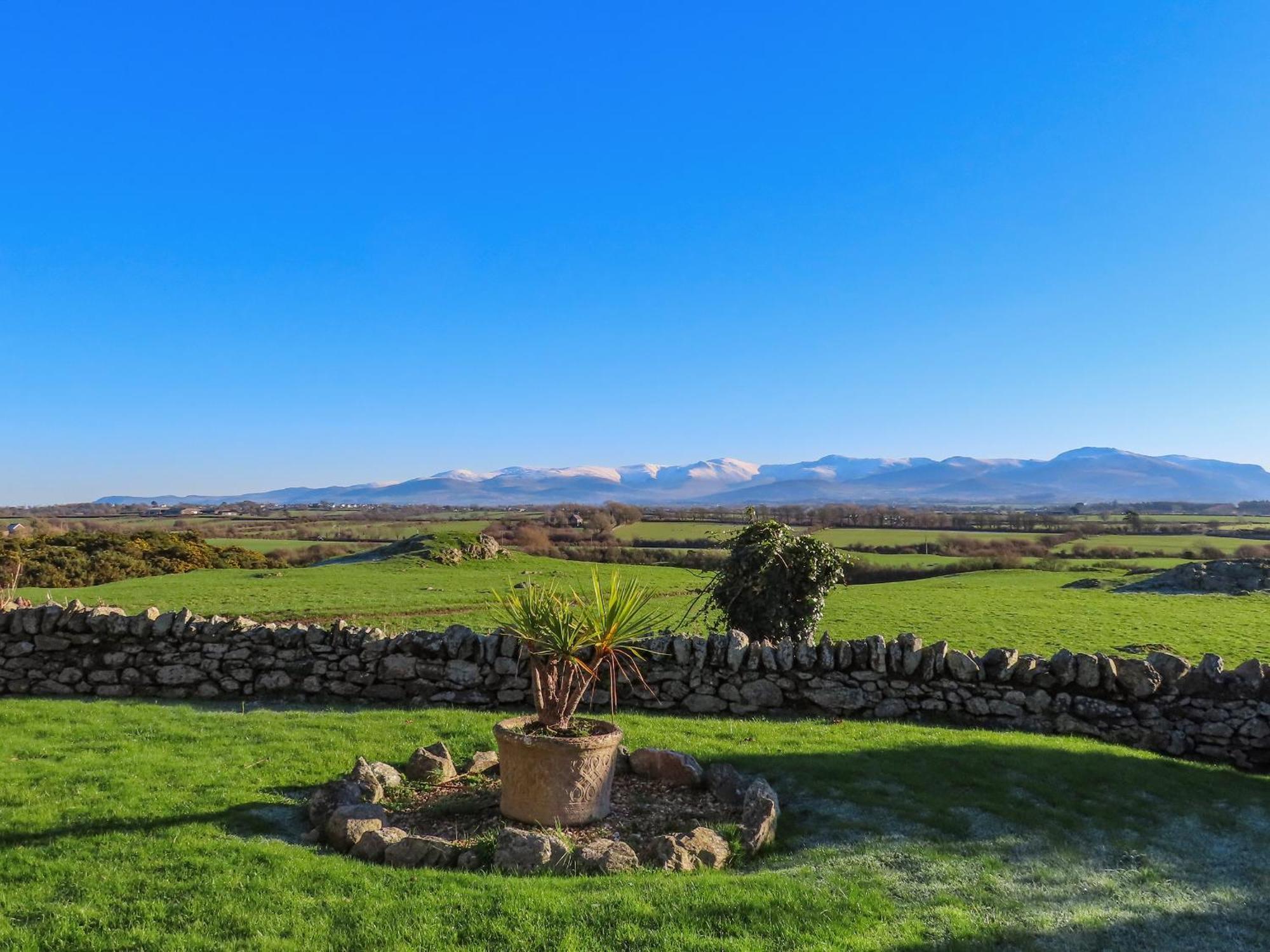 Villa Cosy Barn Dwyran Exterior foto